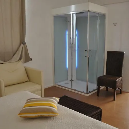 Vico Degli Ebrei - - Rooftop Jacuzzi 招待所