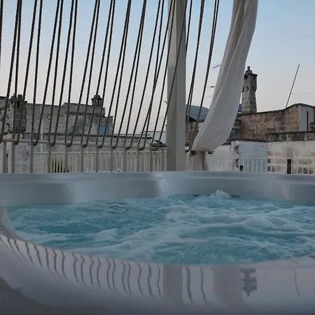 Vico Degli Ebrei - - Rooftop Jacuzzi 4*
