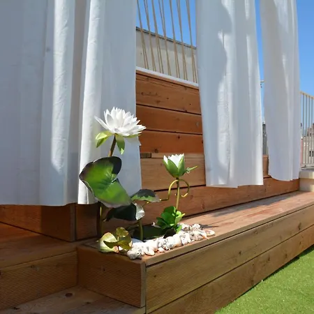 Vico Degli Ebrei - - Rooftop Jacuzzi 招待所