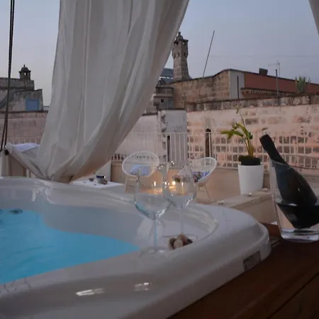 Vico Degli Ebrei - - Rooftop Jacuzzi 4*