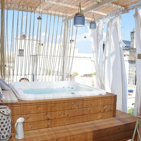 Vico Degli Ebrei - - Rooftop Jacuzzi 4*