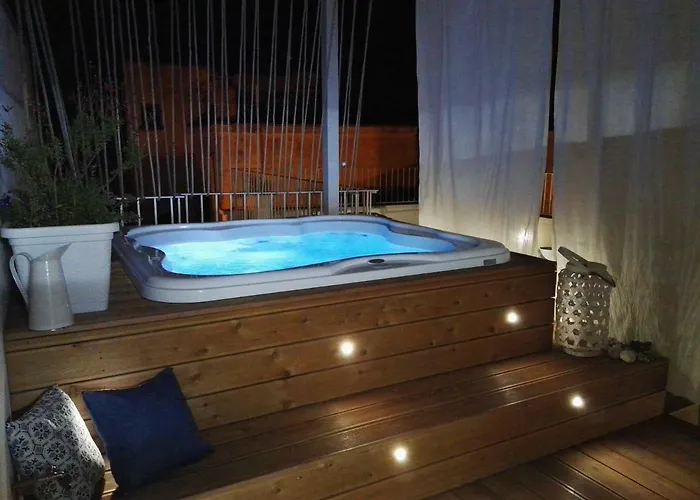 Vico Degli Ebrei - - Rooftop Jacuzzi
